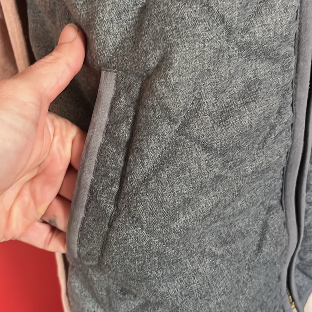 Like new Old Navy quilted gray vest - Picture 4 of 13